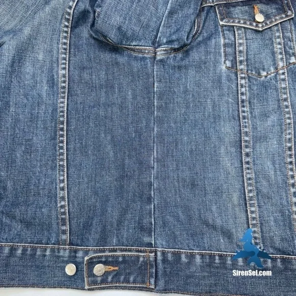 1059 J.Crew Classic Denim Jacket - Size S - Blue - Picture 11 of 15